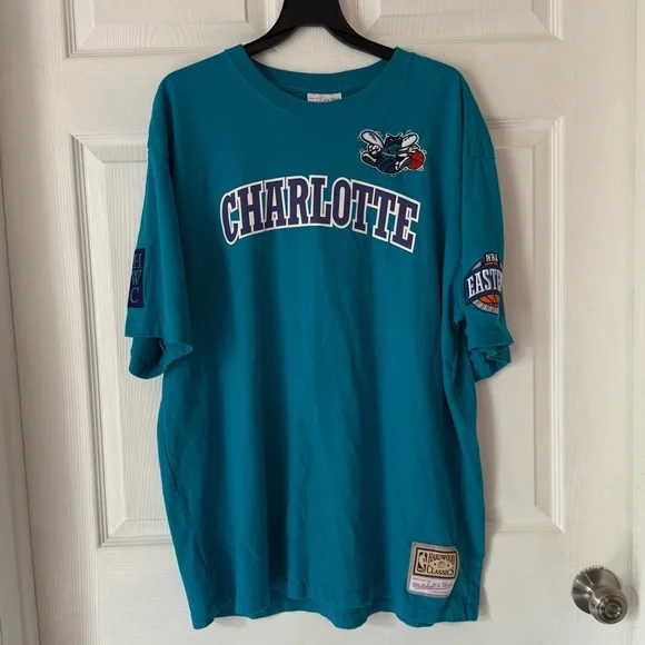 Mitchell & Ness Charlotte Teal T-Shirt - Size XL - Mens - Picture 1 of 12